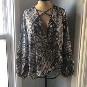 🍁Unbranded blue paisley cross-front sheer top